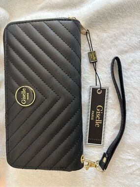 Giselle Paris Quilted Black Wristlet Clutch wallet
